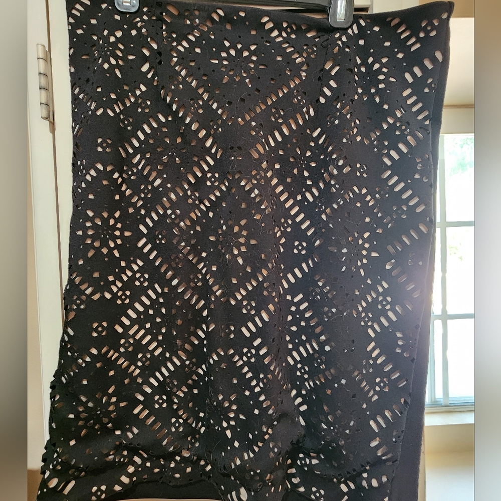 Chicos Size 2 Elegant Black Cut Out Skirt